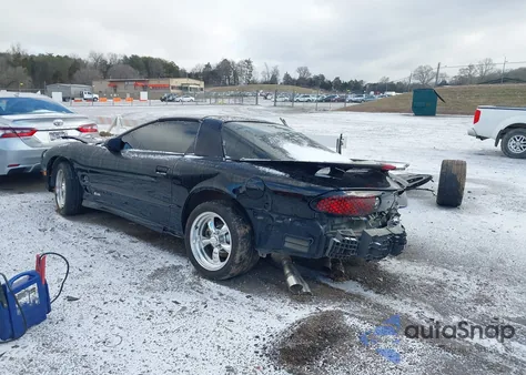 2000 Pontiac Firebird Trans Am z USA, uszkodzony, nr VIN 2G2FV22G7Y2129000